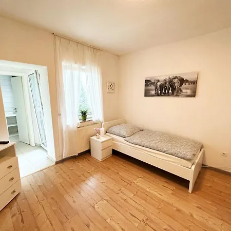 Apartment Work & In Troisdorf